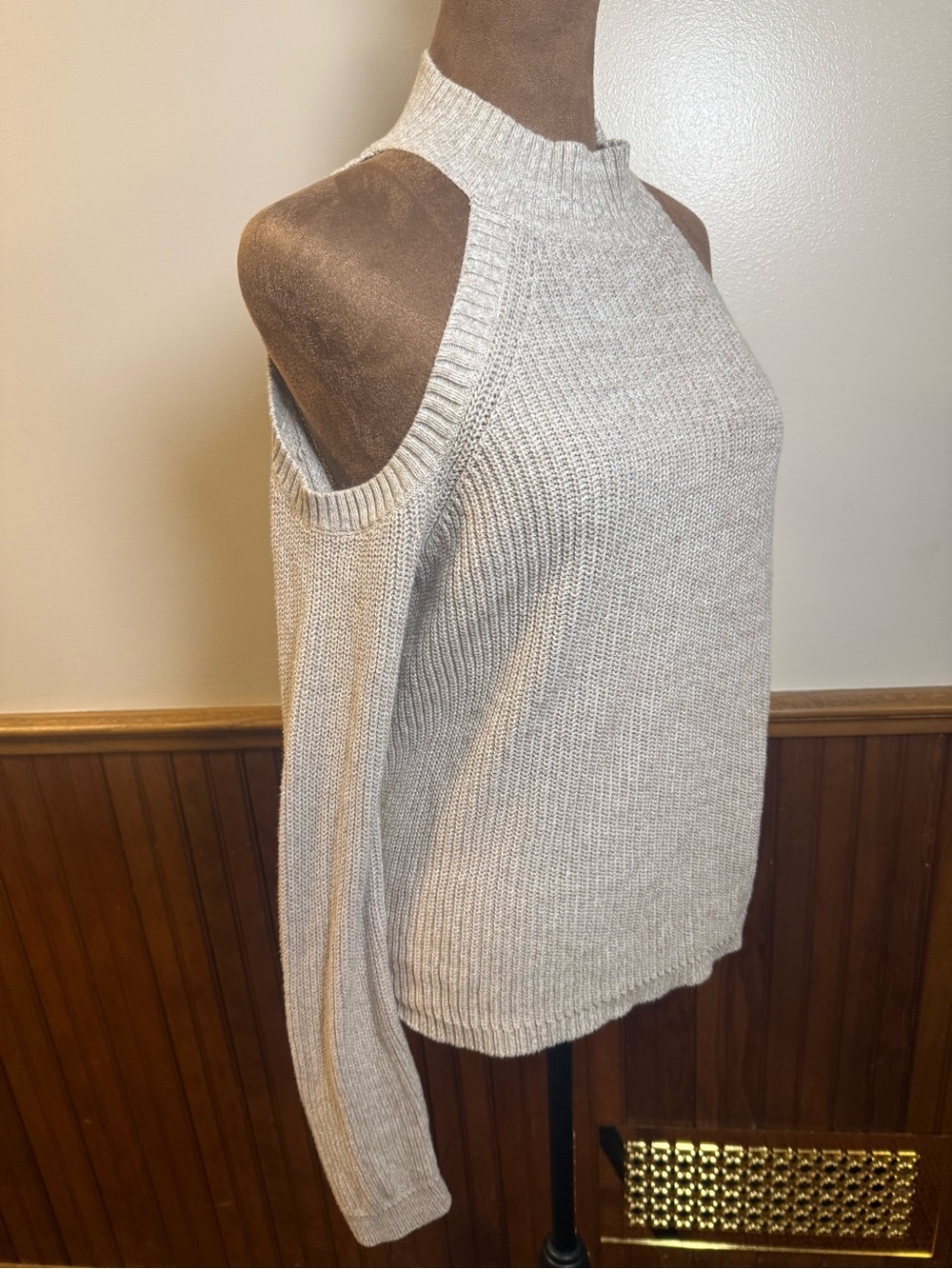 Express Cold-Shoulder Ribbed Knit Sweater - Picture 3 of 6
